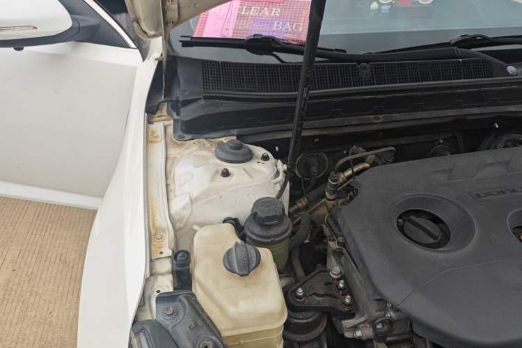 Used Kia K5 2012 2.0L Automatic GLS Engine Bay Right