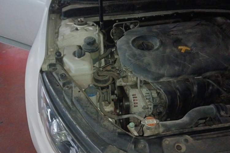 Used Kia K5 2012 2.0L Automatic DLX Engine Bay Right