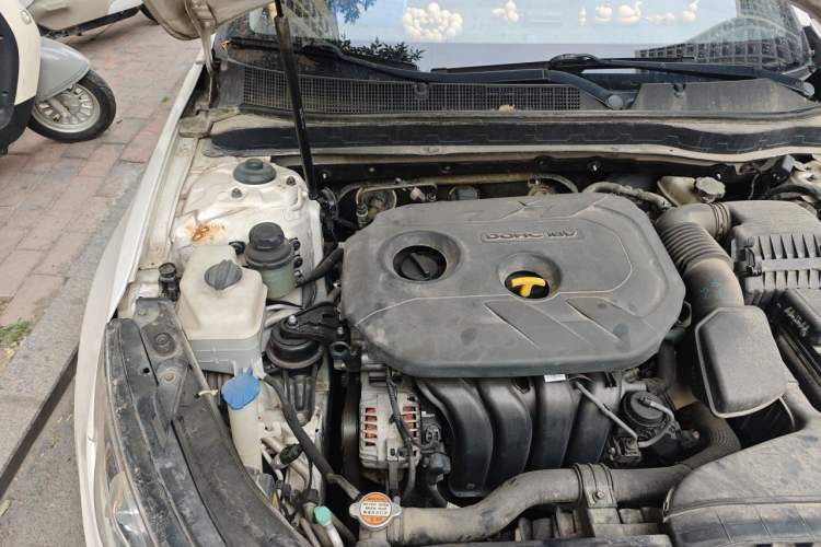 Used Kia K5 2012 2.0L Automatic DLX Engine Bay Right