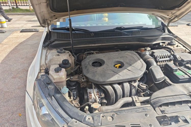 Used Kia K5 2012 2.0L Automatic DLX Engine Bay Right