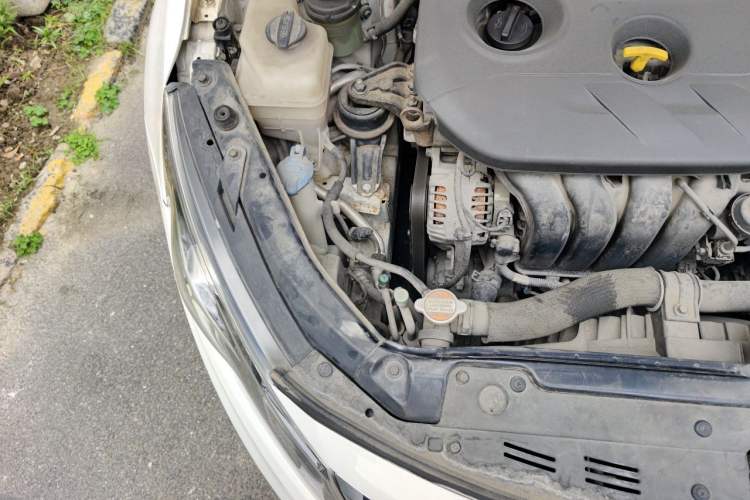 Used Kia K5 2012 2.0L Automatic DLX Engine Bay Right