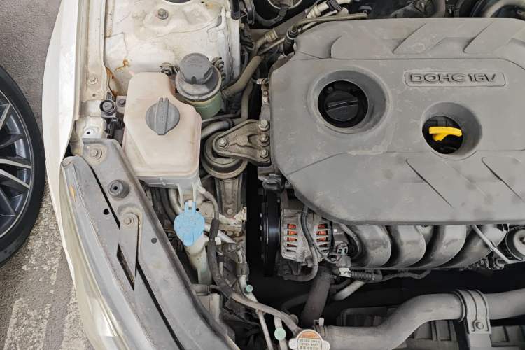 Used Kia K5 2012 2.0L Automatic DLX Engine Bay Right
