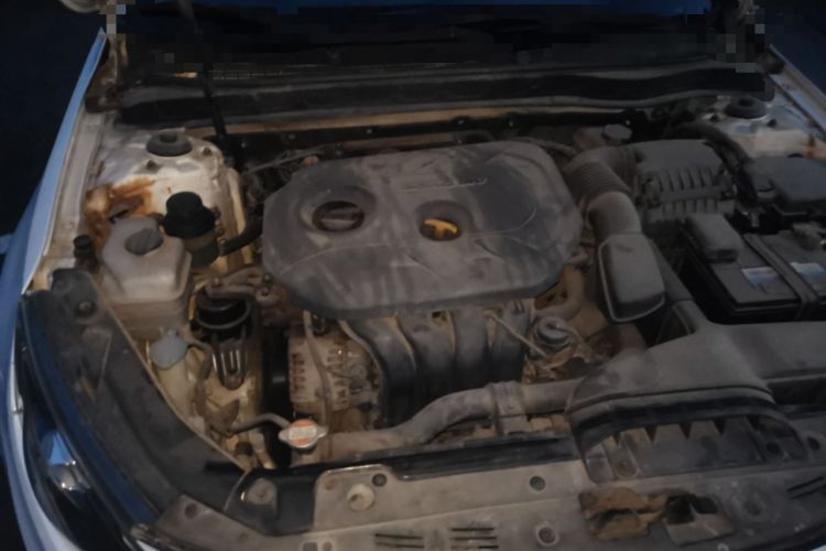 Used Kia K5 2012 2.0L Automatic DLX Engine Bay Right