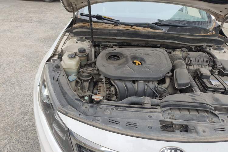 Used Kia K5 2012 2.0L Automatic DLX Engine Bay Right