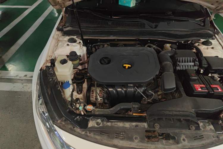 Used Kia K5 2012 2.0L Automatic DLX Engine Bay Right