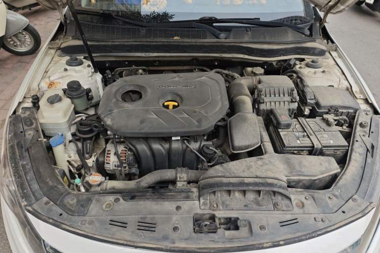Used Kia K5 2012 2.0L Automatic DLX Engine Bay