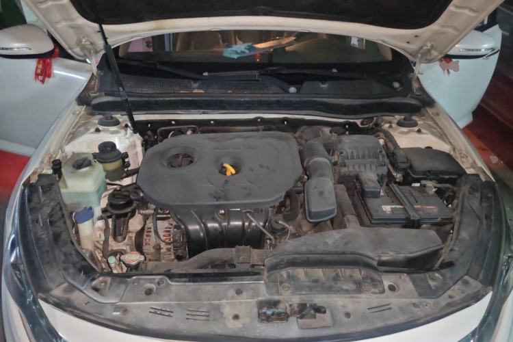 Used Kia K5 2012 2.0L Automatic DLX Engine Bay