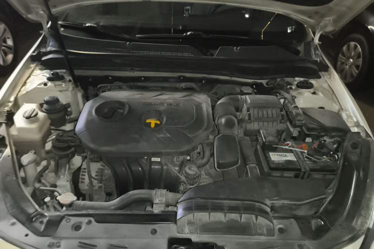 Used Kia K5 2012 2.0L Automatic DLX Engine Bay