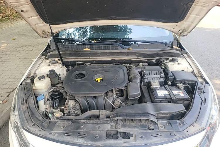Used Kia K5 2012 2.0L Automatic DLX Engine Bay