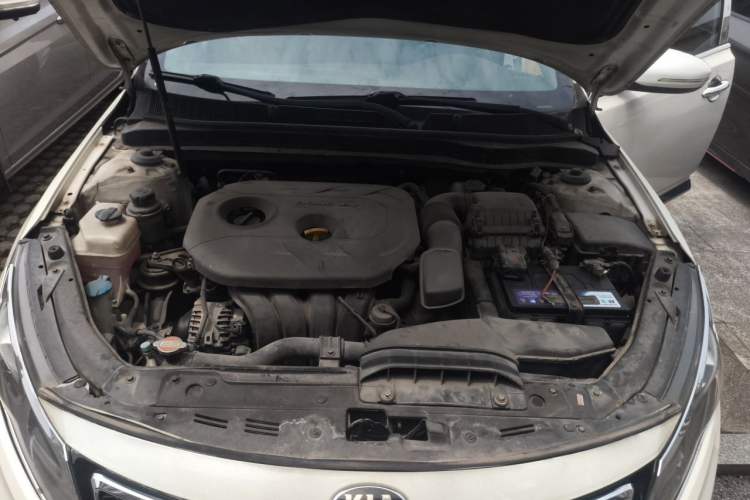 Used Kia K5 2012 2.0L Automatic DLX Engine Bay