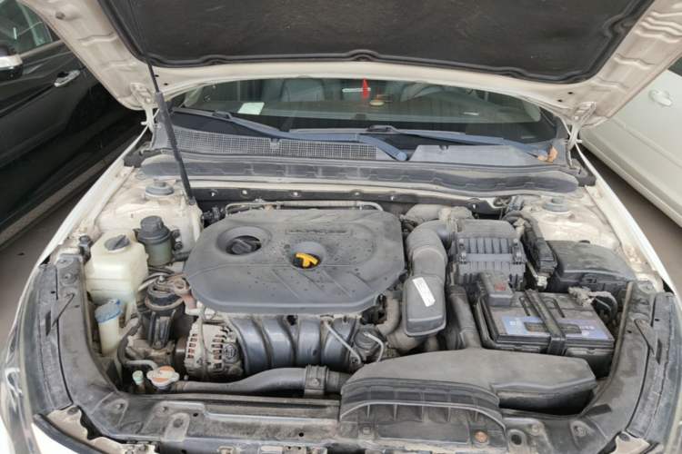 Used Kia K5 2012 2.0L Automatic DLX Engine Bay