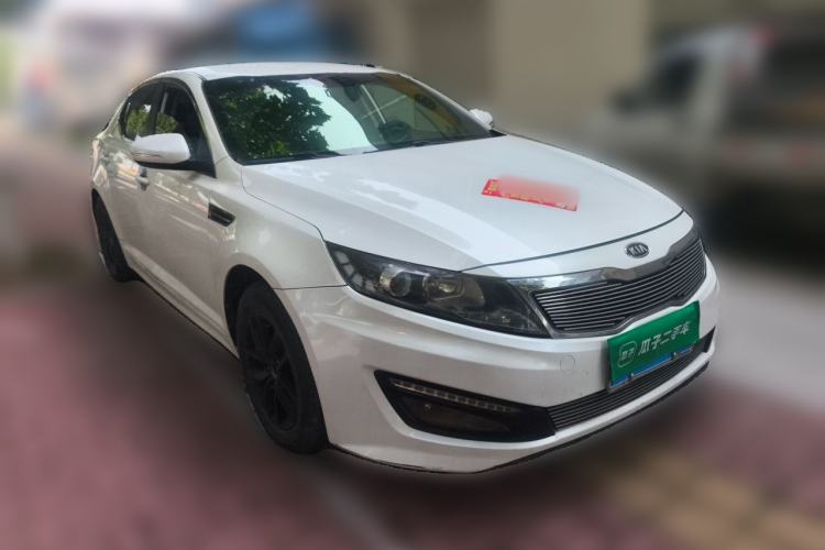 Used Kia K5 2012 2.0L Manual GL Front Right 45 Deg