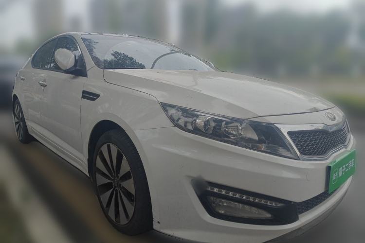 Used Kia K5 2012 2.0L Automatic DLX Front Right 45 Deg