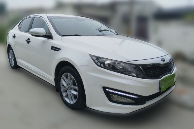 Used Kia K5 2012 2.0L Manual GL Front Right 45 Deg