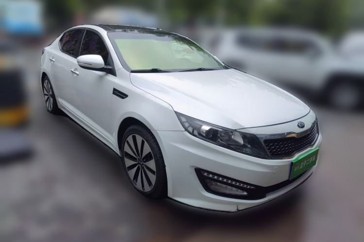Used Kia K5 2012 2.0L Automatic DLX Front Right 45 Deg