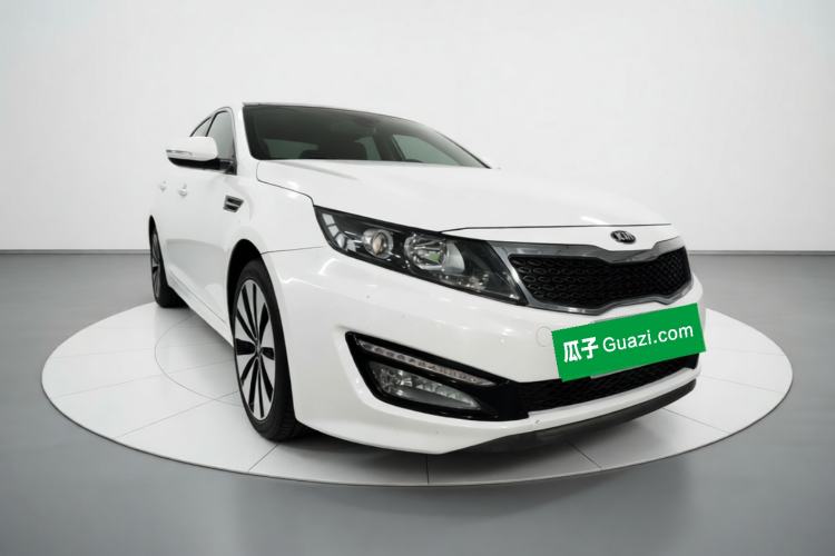 Used Kia K5 2012 2.0L Automatic DLX Front Right 45 Deg