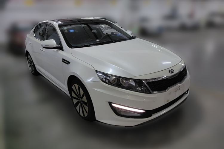 Used Kia K5 2012 2.0L Automatic DLX Front Right 45 Deg