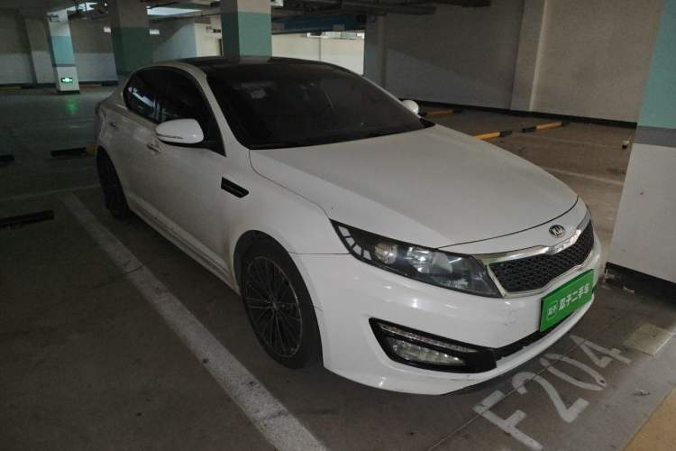 Used Kia K5 2012 2.0L Automatic DLX Front Right 45 Deg