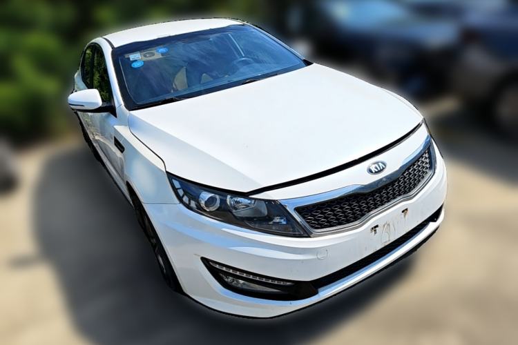 Used Kia K5 2012 2.0L Automatic GL Front Right 45 Deg