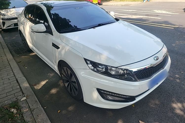 Used Kia K5 2012 2.0L Automatic DLX Front Right 45 Deg