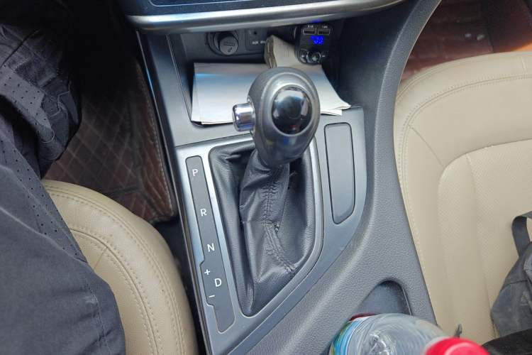 Used Kia K5 2012 2.0L Automatic GL Gear Lever