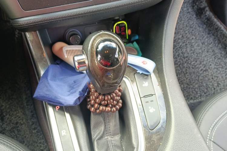 Used Kia K5 2012 2.0L Automatic DLX Gear Lever