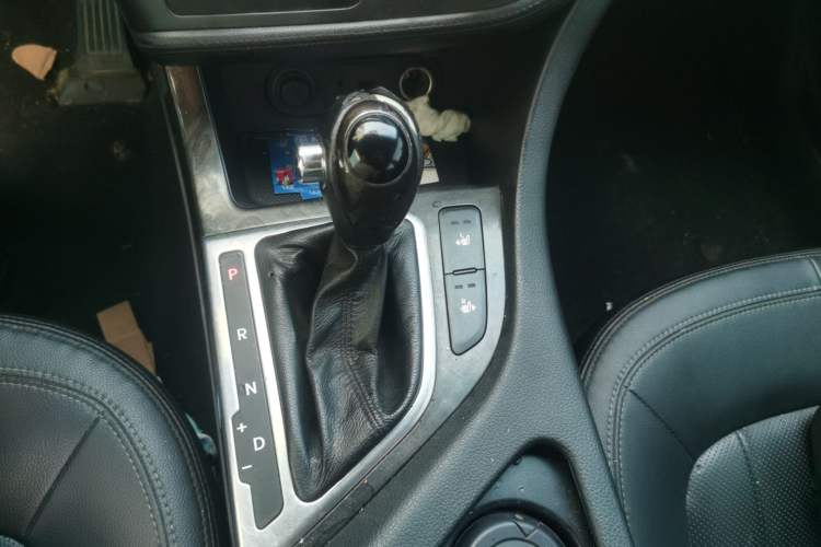 Used Kia K5 2012 2.0L Automatic DLX Gear Lever