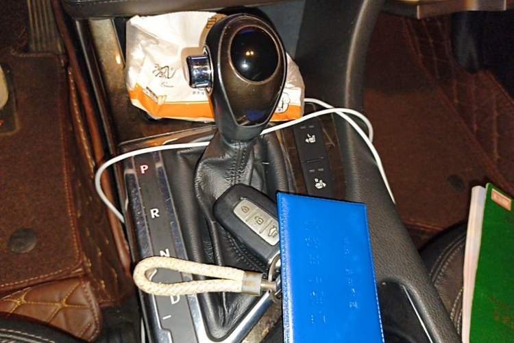 Used Kia K5 2012 2.0L Automatic DLX Gear Lever