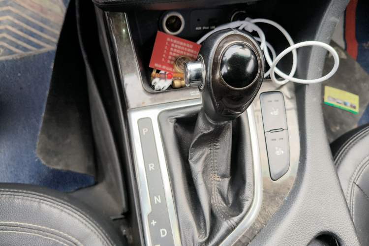 Used Kia K5 2012 2.0L Automatic DLX Gear Lever
