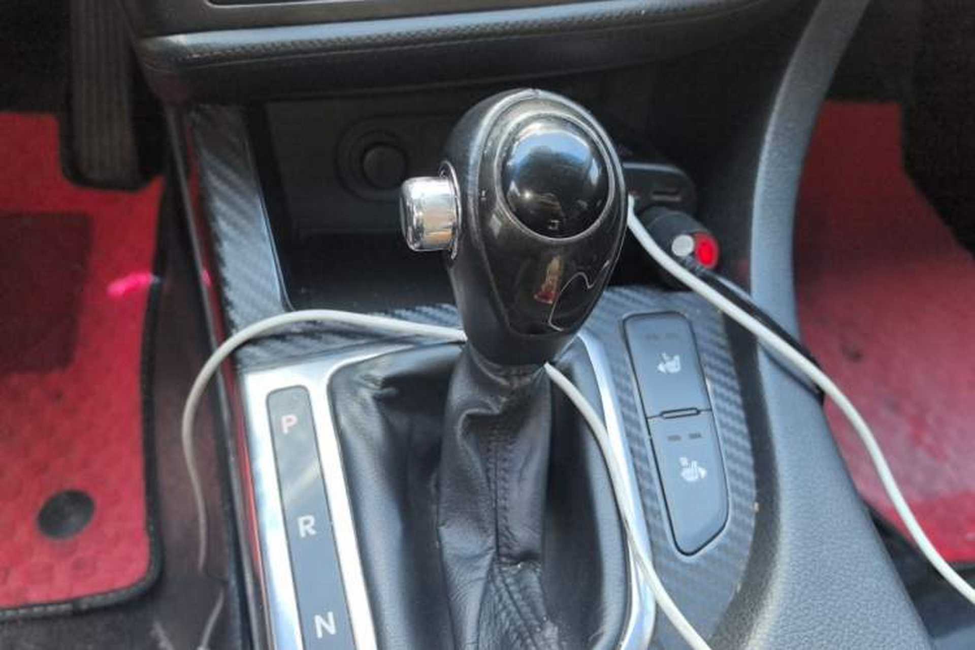 Used Kia K5 2012 2.0L Automatic DLX Gear Lever