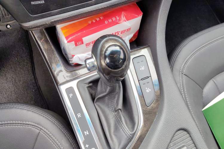 Used Kia K5 2012 2.0L Automatic GL Gear Lever