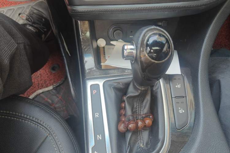 Used Kia K5 2012 2.0L Automatic DLX Gear Lever