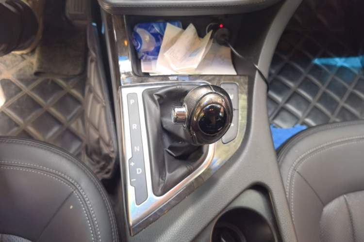 Used Kia K5 2012 2.0L Automatic DLX Gear Lever
