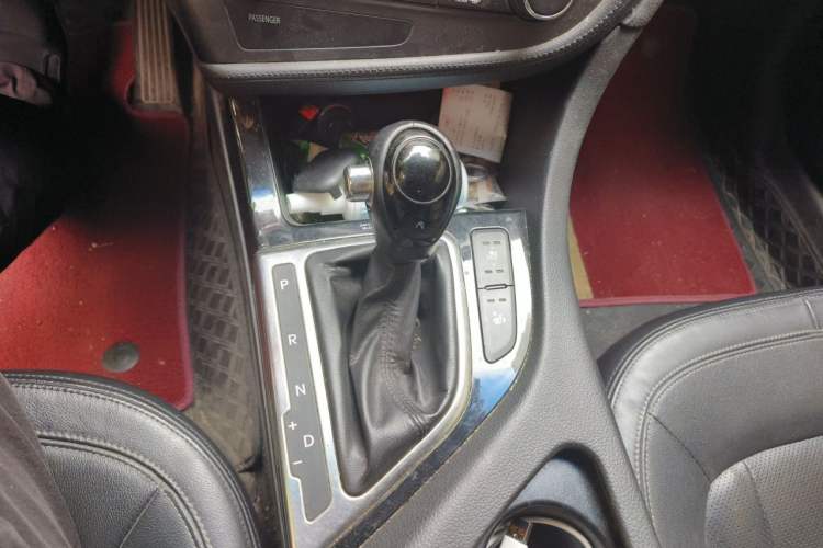 Used Kia K5 2012 2.4L Automatic DLX Gear Lever