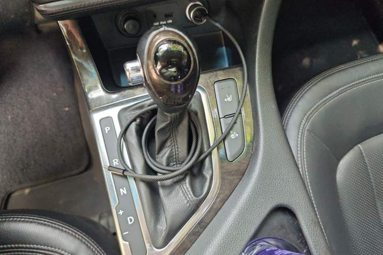 Used Kia K5 2012 2.0L Automatic DLX Gear Lever