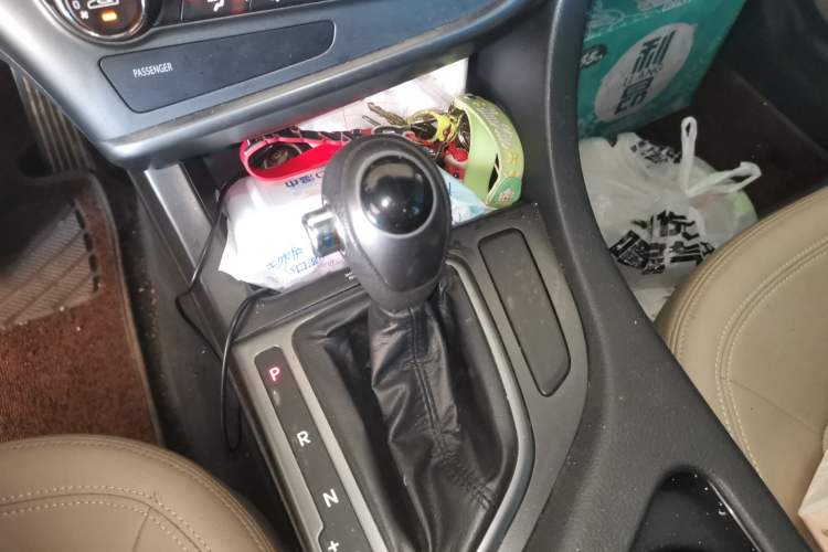Used Kia K5 2012 2.0L Automatic GL Gear Lever