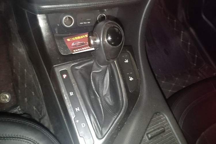 Used Kia K5 2012 2.0L Automatic DLX Gear Lever