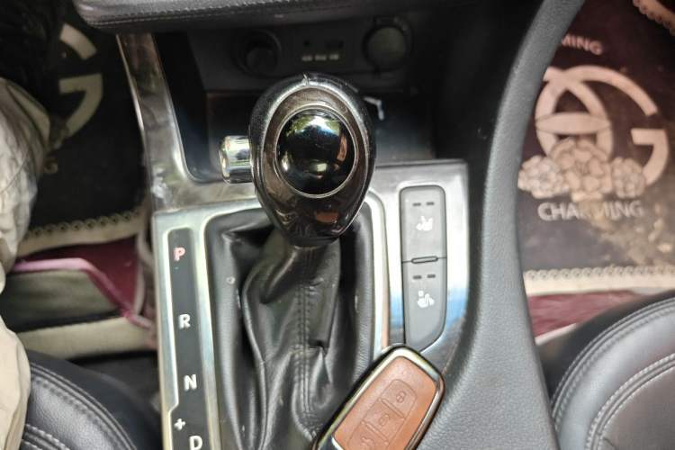 Used Kia K5 2012 2.0L Automatic DLX Gear Lever
