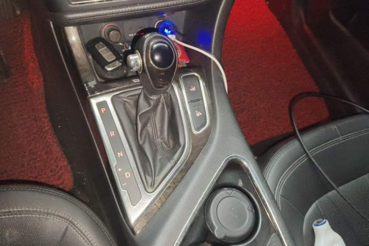 Used Kia K5 2012 2.0L Automatic DLX Gear Lever