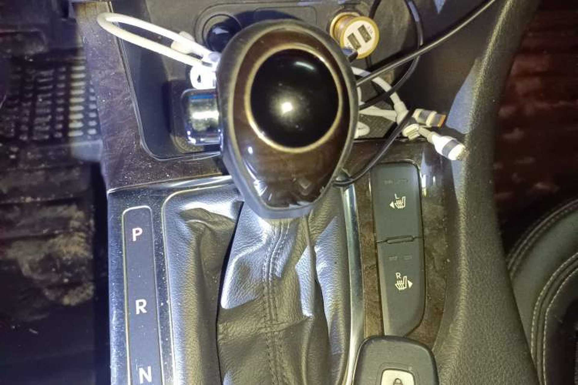 Used Kia K5 2012 2.0L Automatic DLX Gear Lever