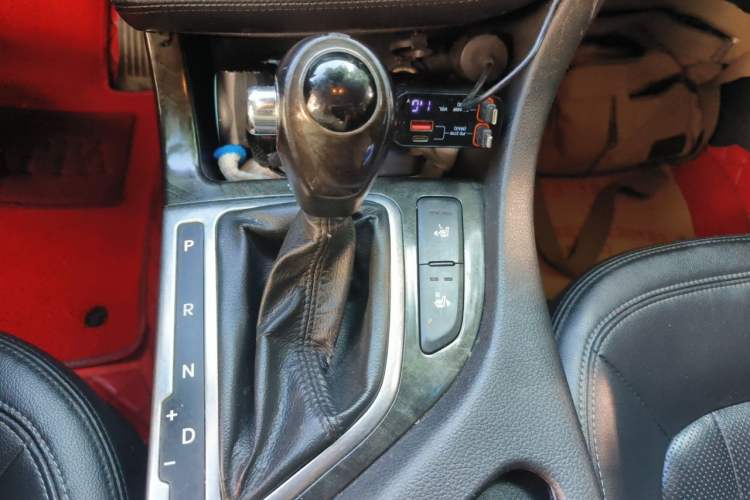 Used Kia K5 2012 2.0L Automatic DLX Gear Lever