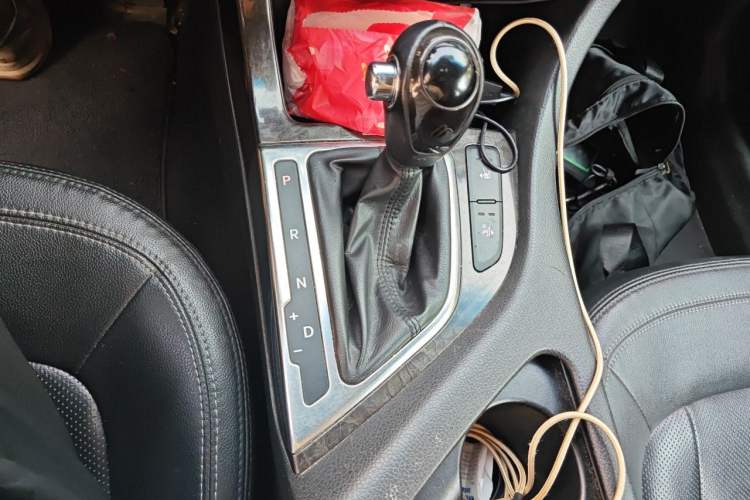 Used Kia K5 2012 2.0L Automatic DLX Gear Lever