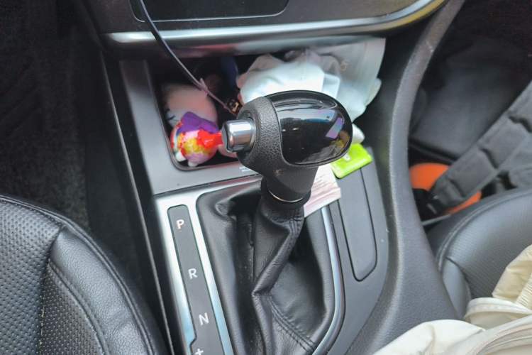 Used Kia K5 2012 2.0L Automatic Premium Gear Lever