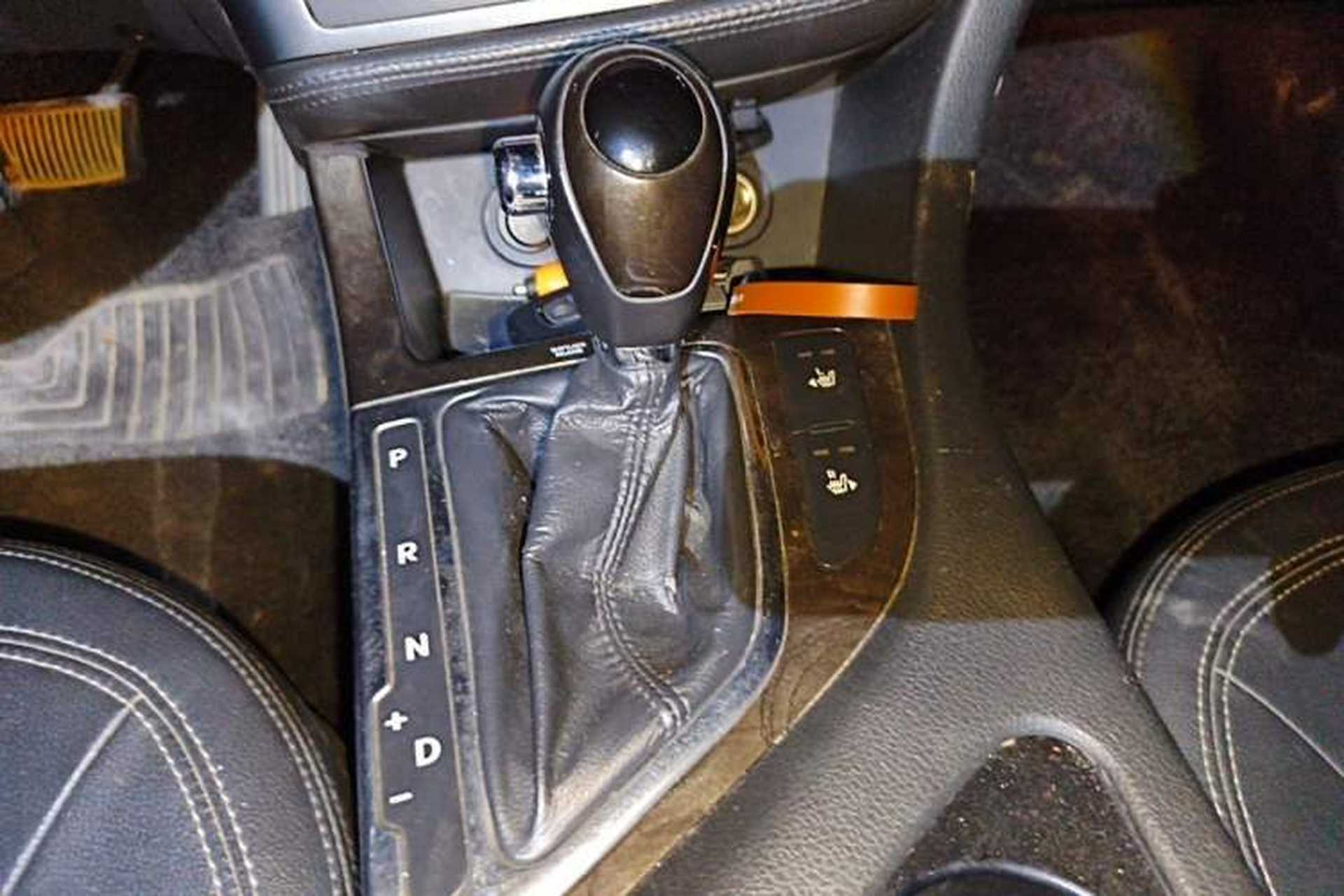 Used Kia K5 2012 2.0L Automatic DLX Gear Lever