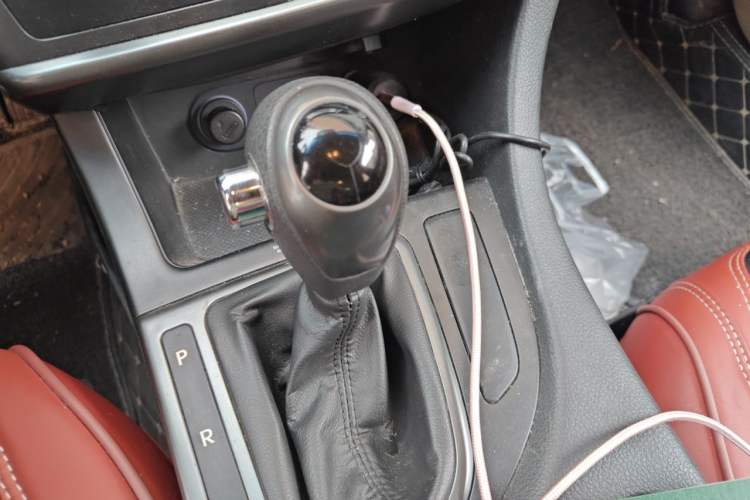 Used Kia K5 2012 2.0L Automatic GL Gear Lever