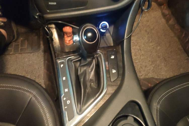 Used Kia K5 2012 2.0L Automatic GLS Gear Lever