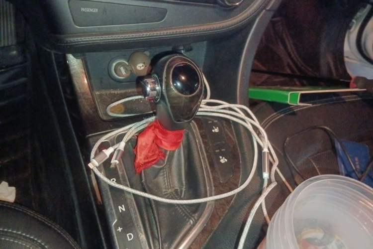 Used Kia K5 2012 2.0L Automatic DLX Gear Lever
