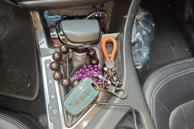 Used Kia K5 2012 2.0L Automatic DLX Gear Lever