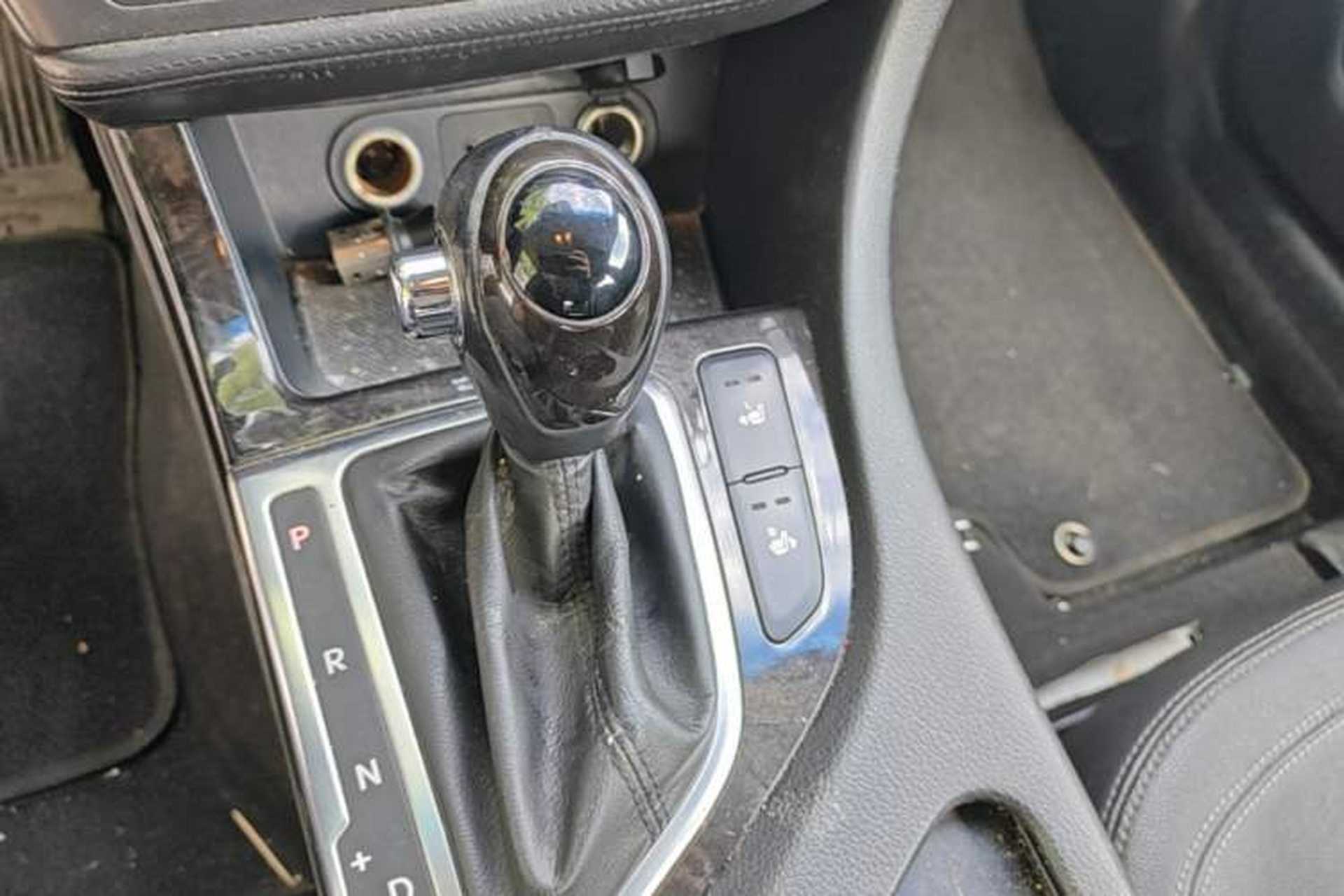 Used Kia K5 2012 2.0L Automatic DLX Gear Lever