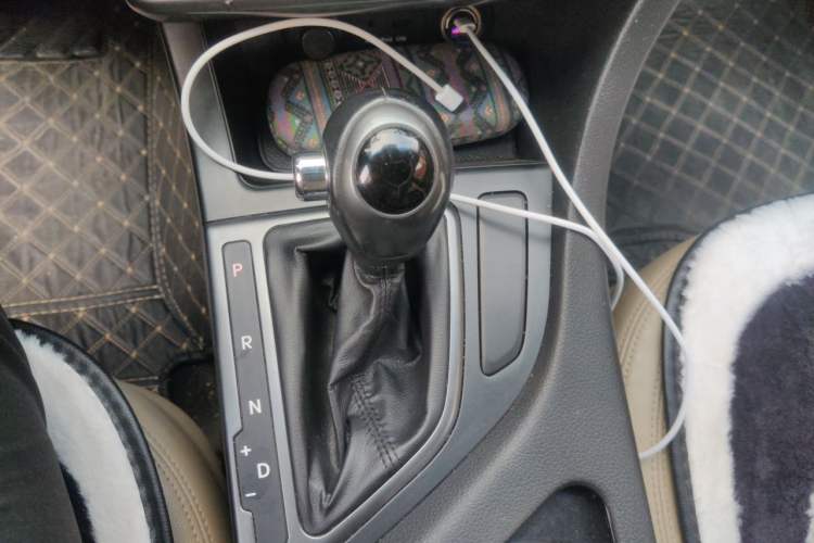 Used Kia K5 2012 2.0L Automatic GL Gear Lever